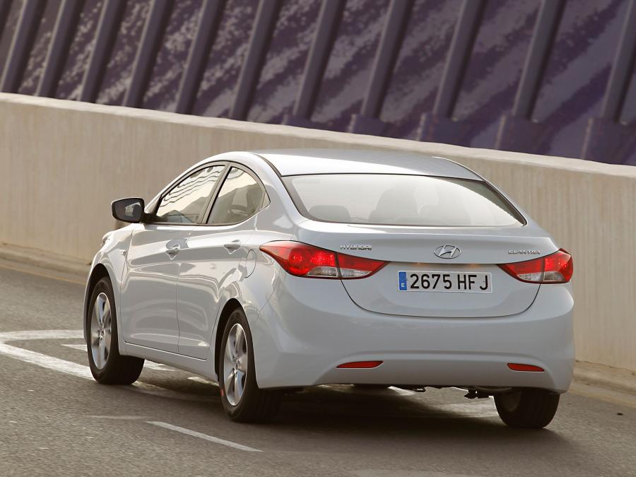  Hyundai Elantra 2010 года  (фото 14 из 19)